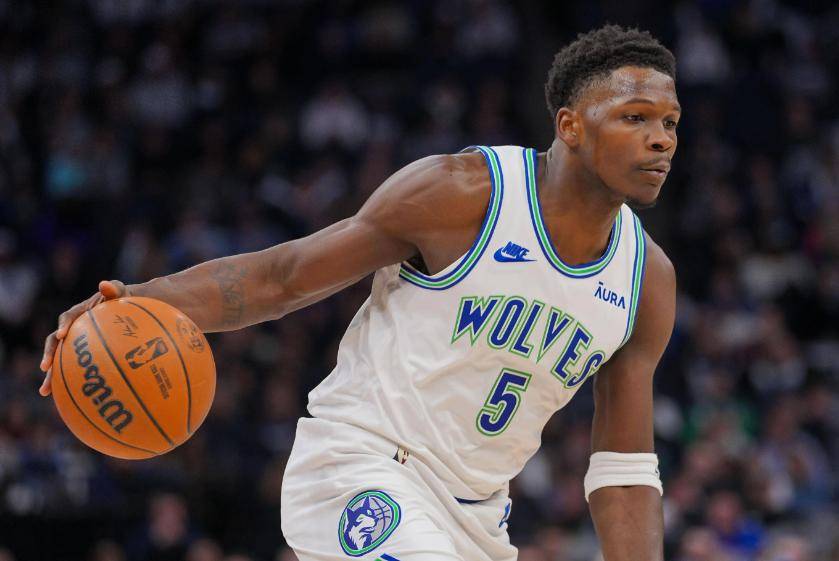 NBA变天!欧洲天才统治MVP榜,新世代用三分轰碎传统