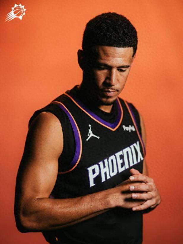 菲尼尅(kè)斯太(tài)阳队发布2025/26赛季全(quán)新球衣