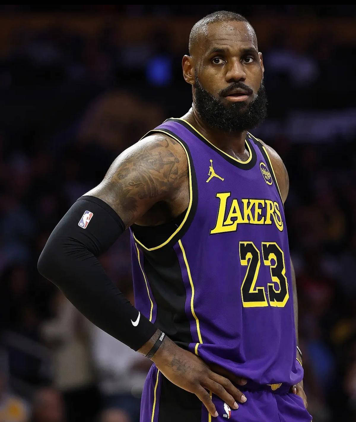 詹姆斯联手约基奇，贾马尔穆雷或许去湖人？