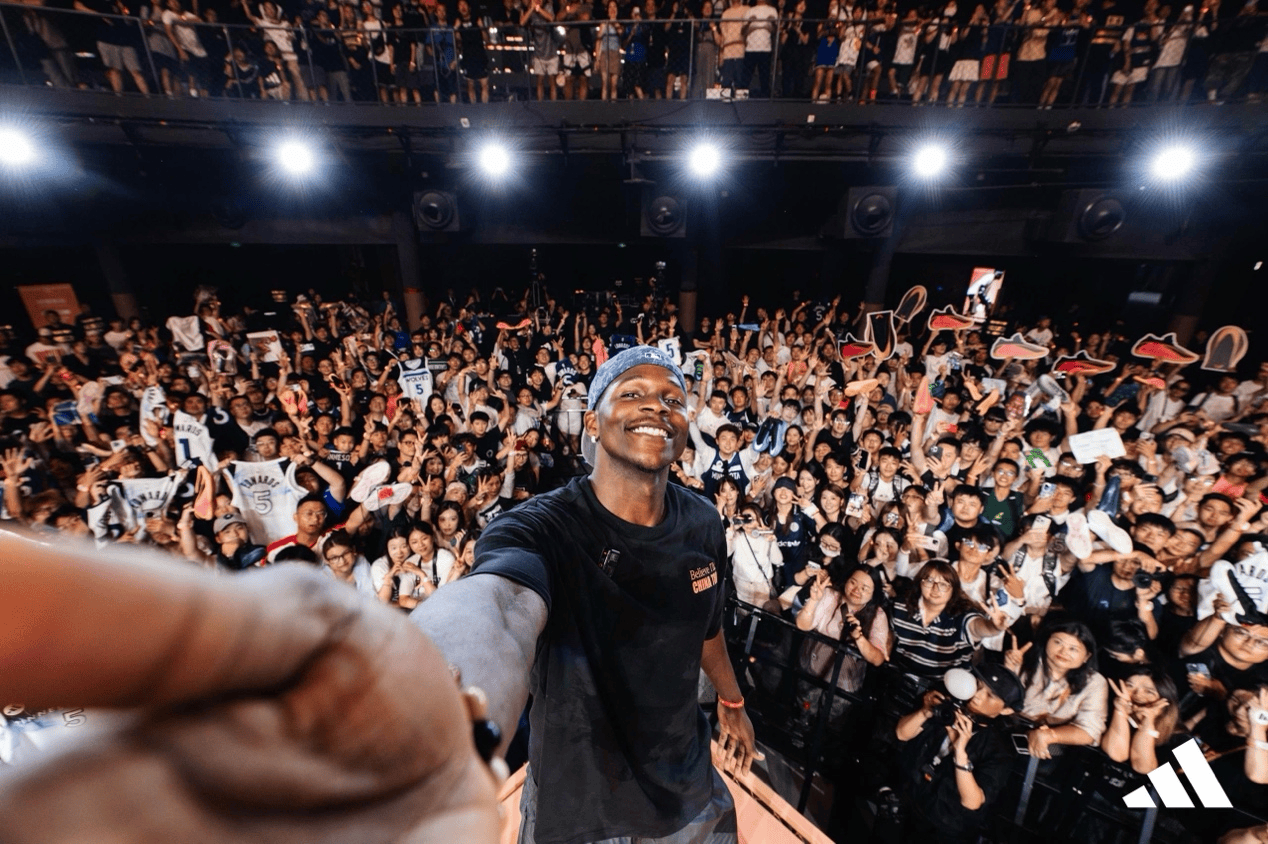 安东尼·爱德华玆(zī)首次中国行落幕 助(zhù)阵“篮球(qiú)之夏”点燃三城球(qiú)迷热情