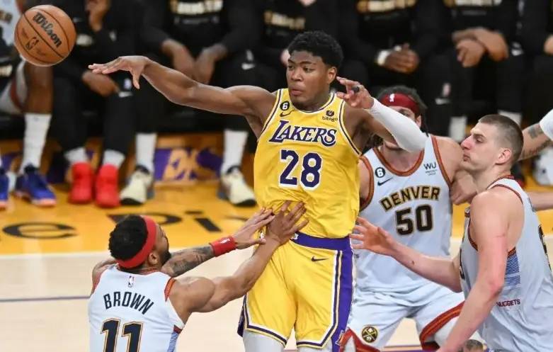 再见八村塁！湖人、火箭、热火酝酿三方交易，2米01前锋空降洛杉矶