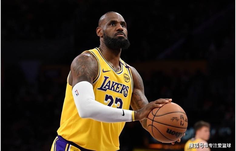 詹姆斯疑似遭遇湖人(rén)队内禁赛！经纪人(rén)爆出猛料(liào)，已遭NBA官方(fāng)调查