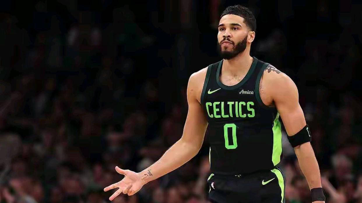 安芬尼-西蒙斯领衔，凯尔特人大胜骑士138-107 NBA季前赛战报