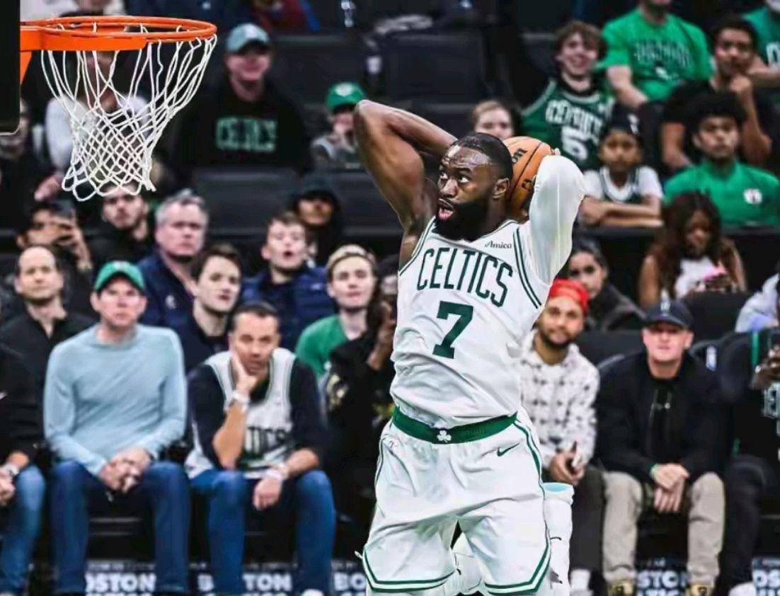 安芬尼-西蒙斯领衔，凯尔特人大胜骑士138-107 NBA季前赛战报