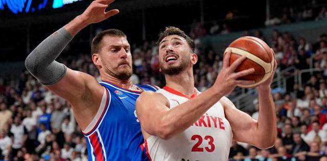 阿尔佩伦·申京超越尼古拉·约基(jī)奇(qí) 土耳其队友力挺