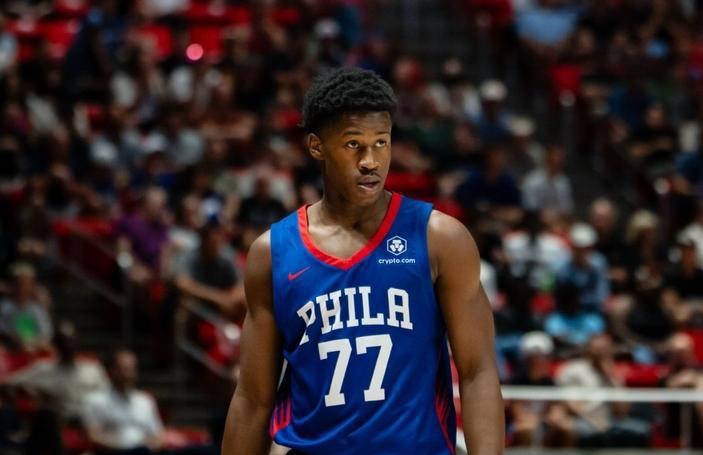 费城76人探花新秀崭露头角！首战狂(kuáng)砍34分刷新队史纪录