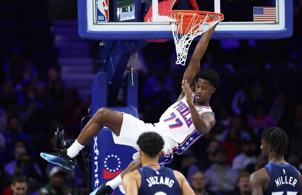 费城76人探花新秀崭露头角!首战狂砍34分刷新队史纪录