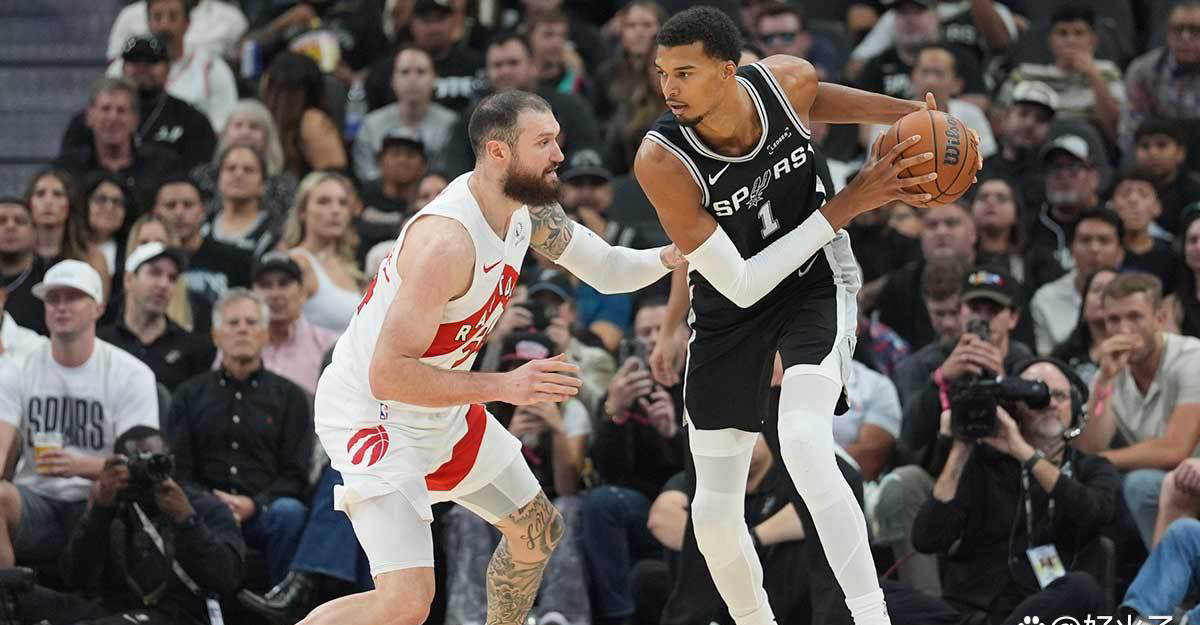 比尔·西蒙斯认为圣安东尼奥马刺队与火箭队实力相当