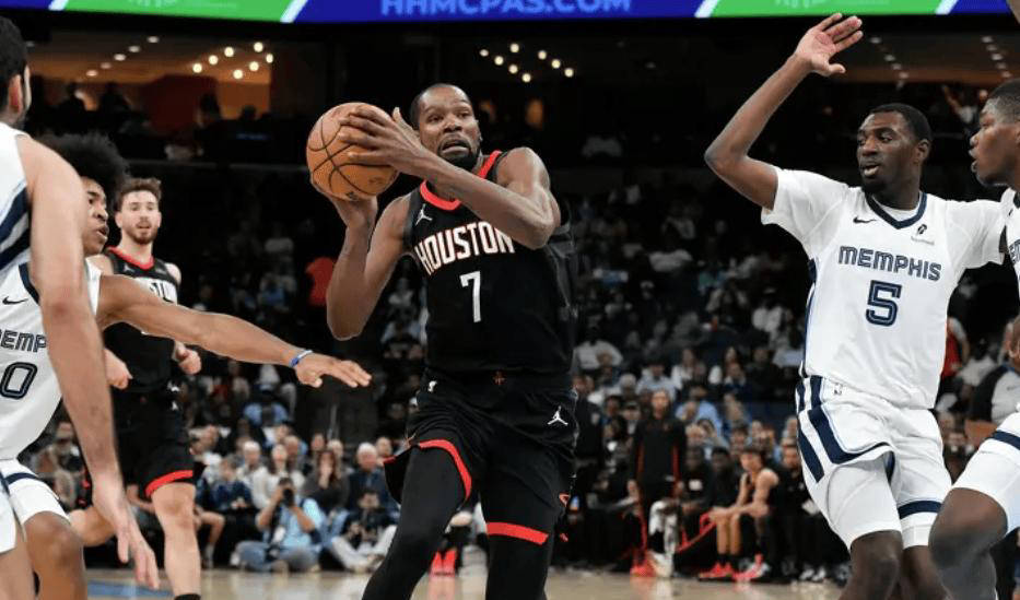 卫冕冠军惨遭爆冷,西部黑马崭露头角,NBA格局生变