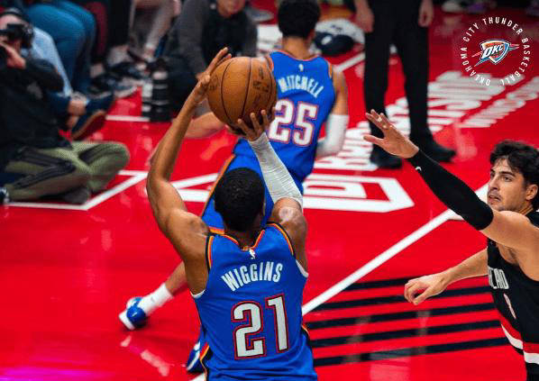 卫冕冠军惨遭爆冷,西部黑马崭露头角,NBA格局生变