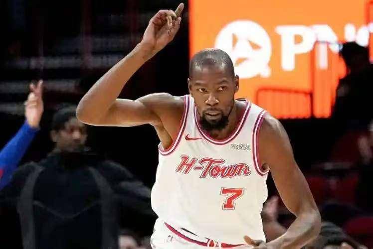 常规赛我唯唯诺诺,季后赛我重拳出击!盘点NBA现役四大“硬汉”