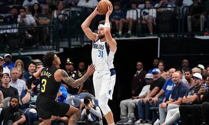 克莱·汤普森：曾是勇士王朝(cháo)功臣，如今迷失自我